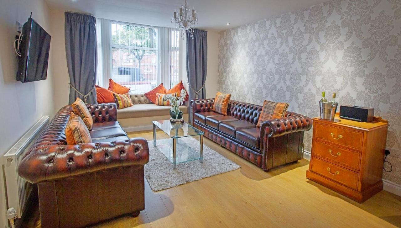 Scarborough Stays - Luxury Townhouse Ideal For Large Groups - Hot Tub Екстер'єр фото