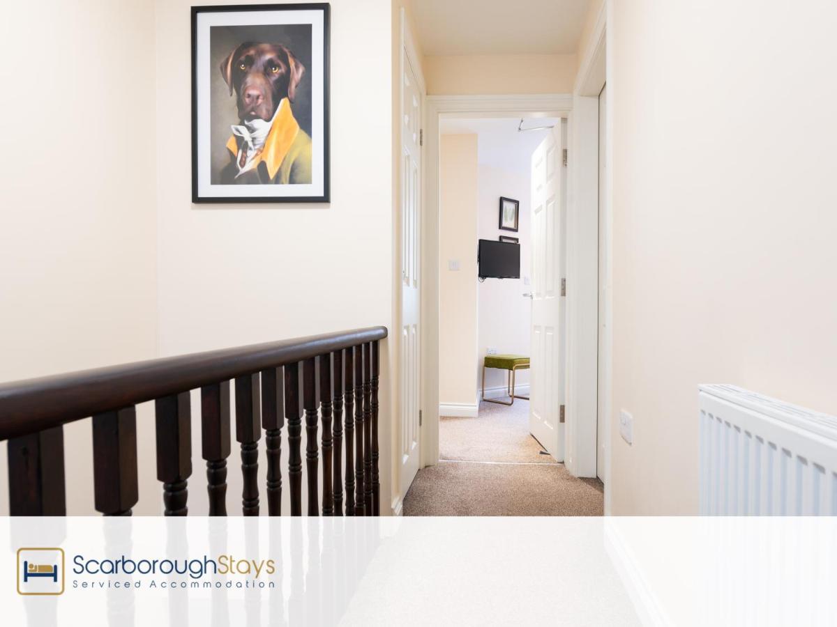 Scarborough Stays - Luxury Townhouse Ideal For Large Groups - Hot Tub Екстер'єр фото