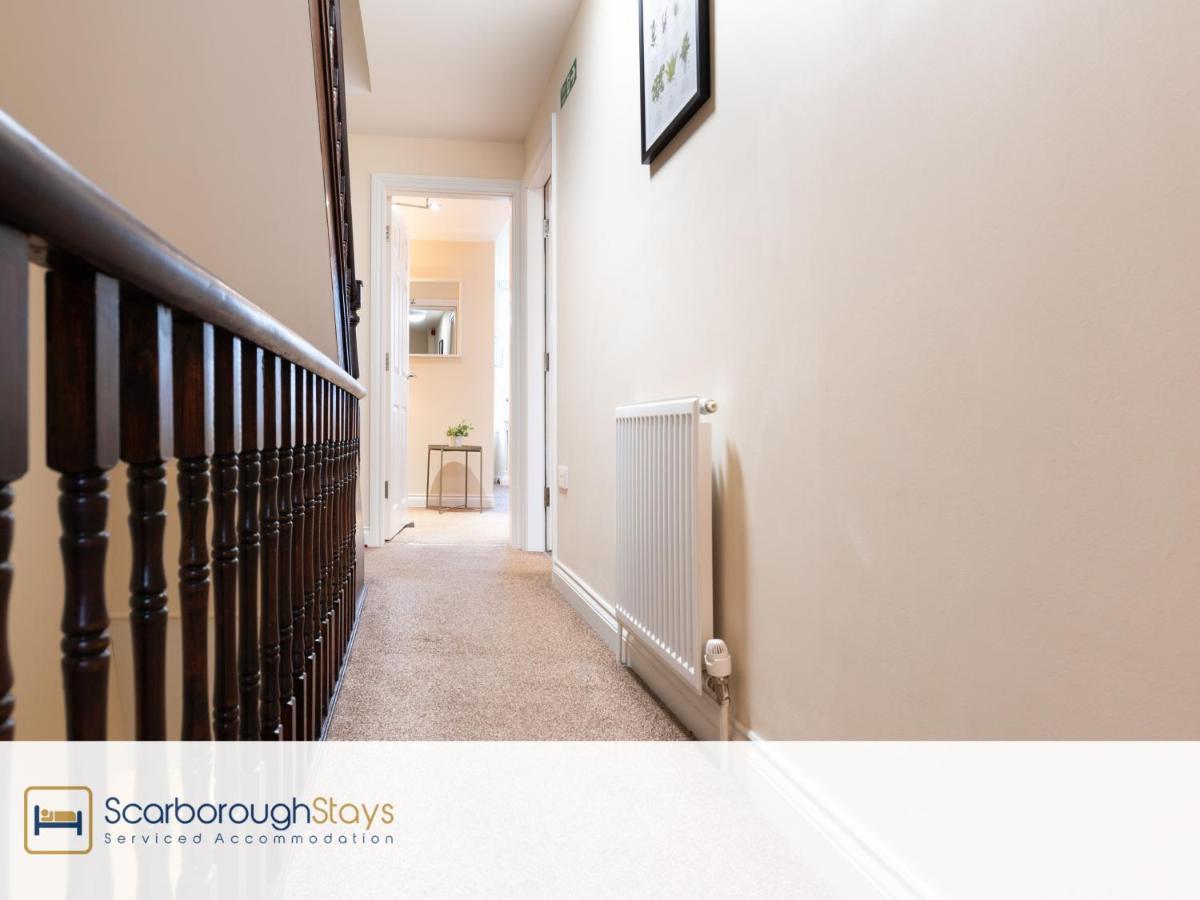 Scarborough Stays - Luxury Townhouse Ideal For Large Groups - Hot Tub Екстер'єр фото